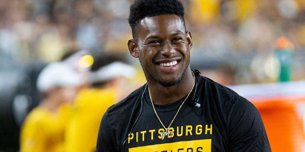 Juju Hypes Steelers Locker Room With Surprise Gift