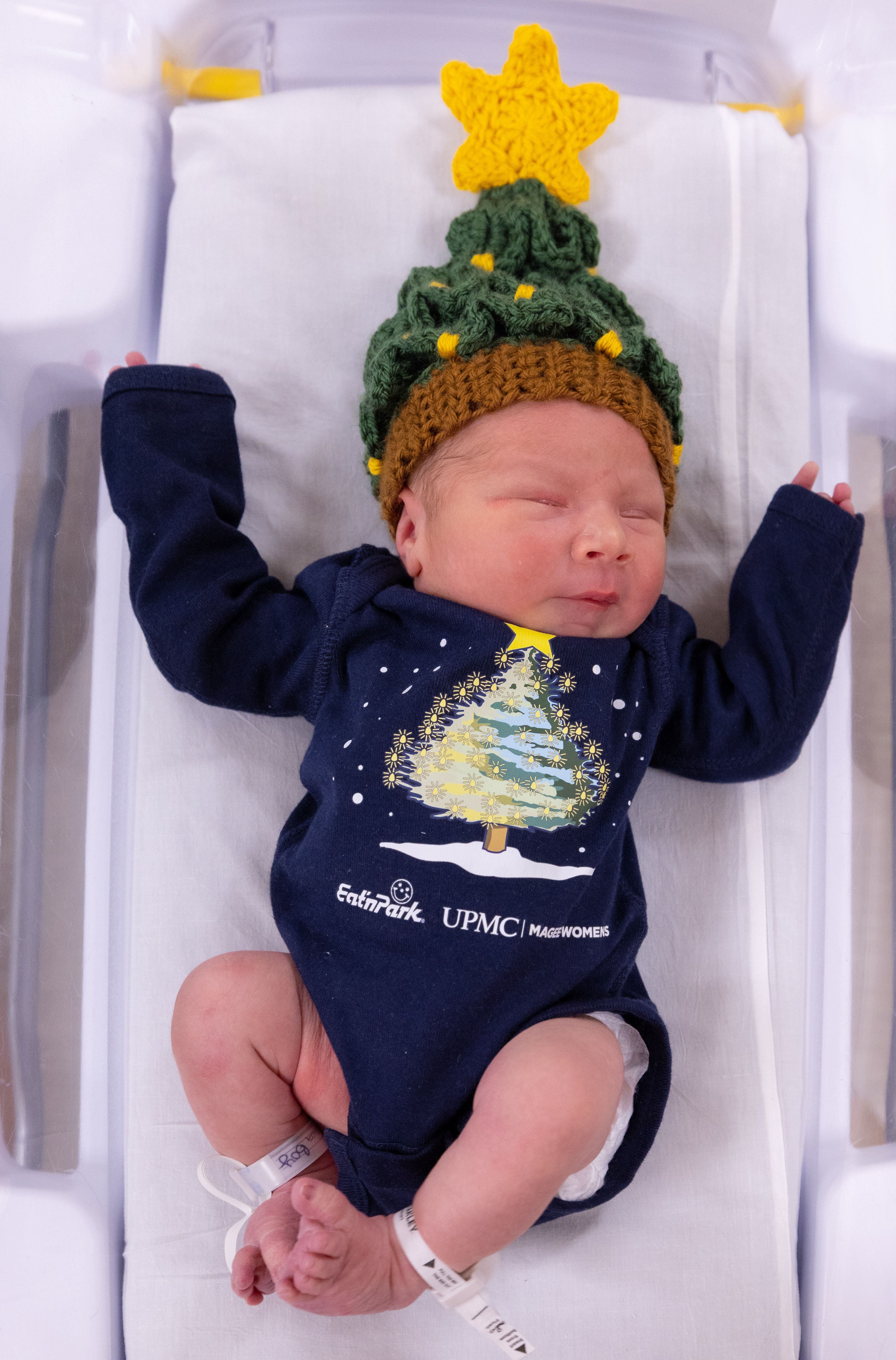 Merry I Must Be': Newborns wear festive Baby Yoda outfits at UPMC  Magee-Womens Hospital