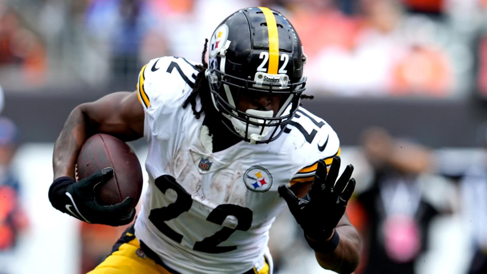 Steelers notebook: Najee Harris exits game with abdominal injury