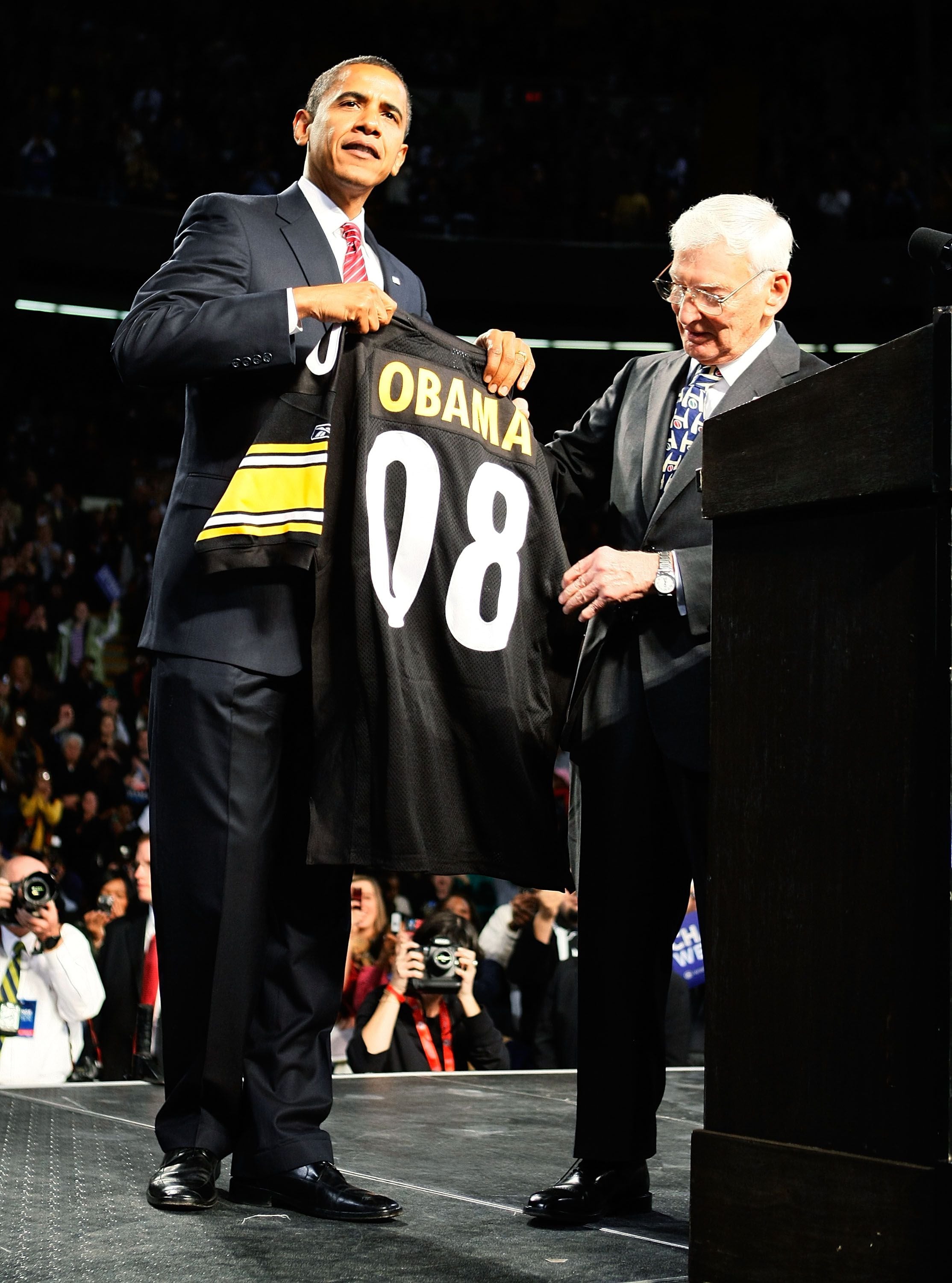 Obama, former players, friends say goodbye to Dan Rooney