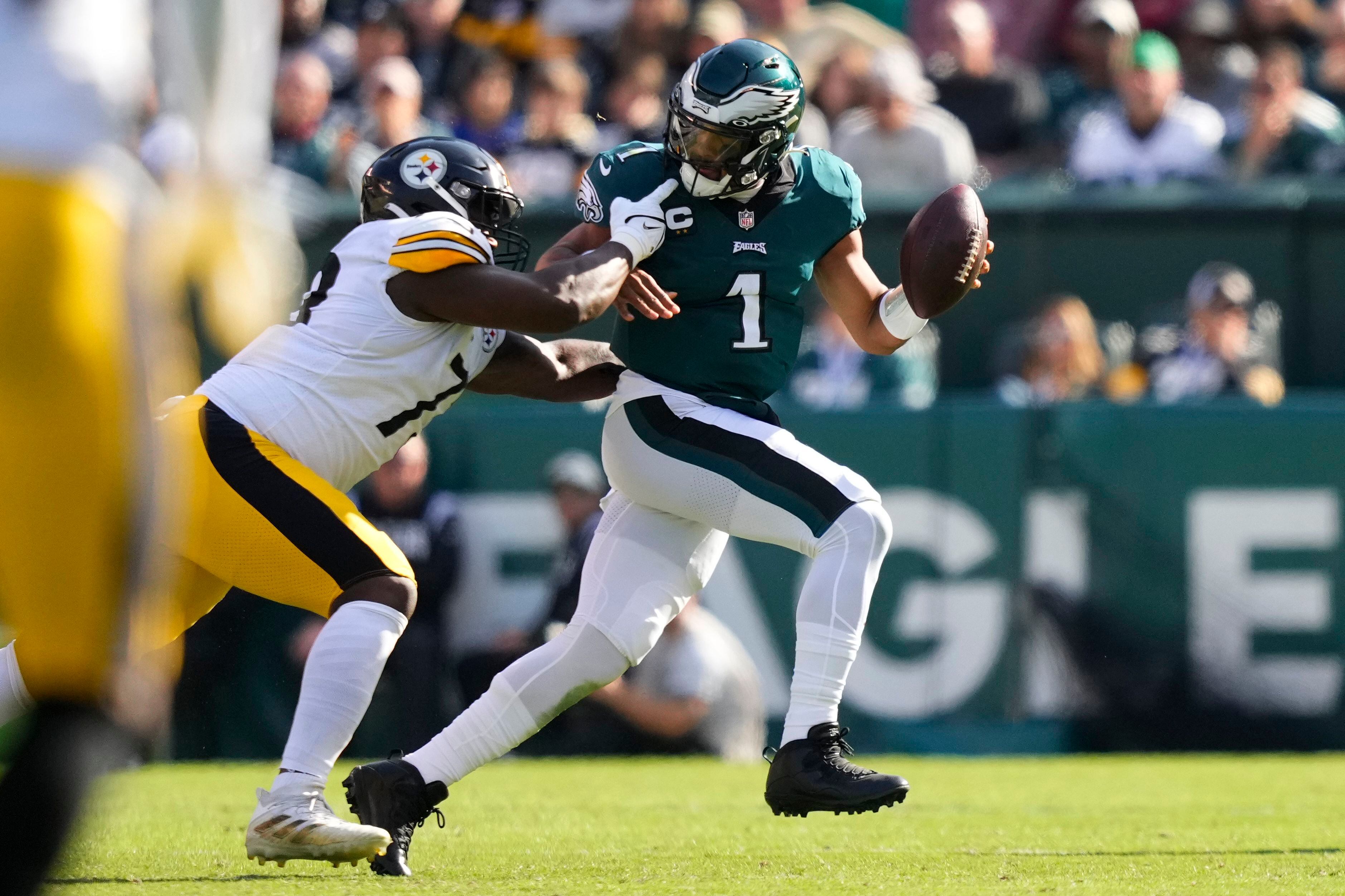 Jalen Hurts, AJ Brown shine in Eagles win over Steelers