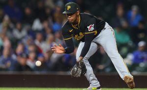 Pirates Ke'Bryan Hayes Named Gold Glove Finalist