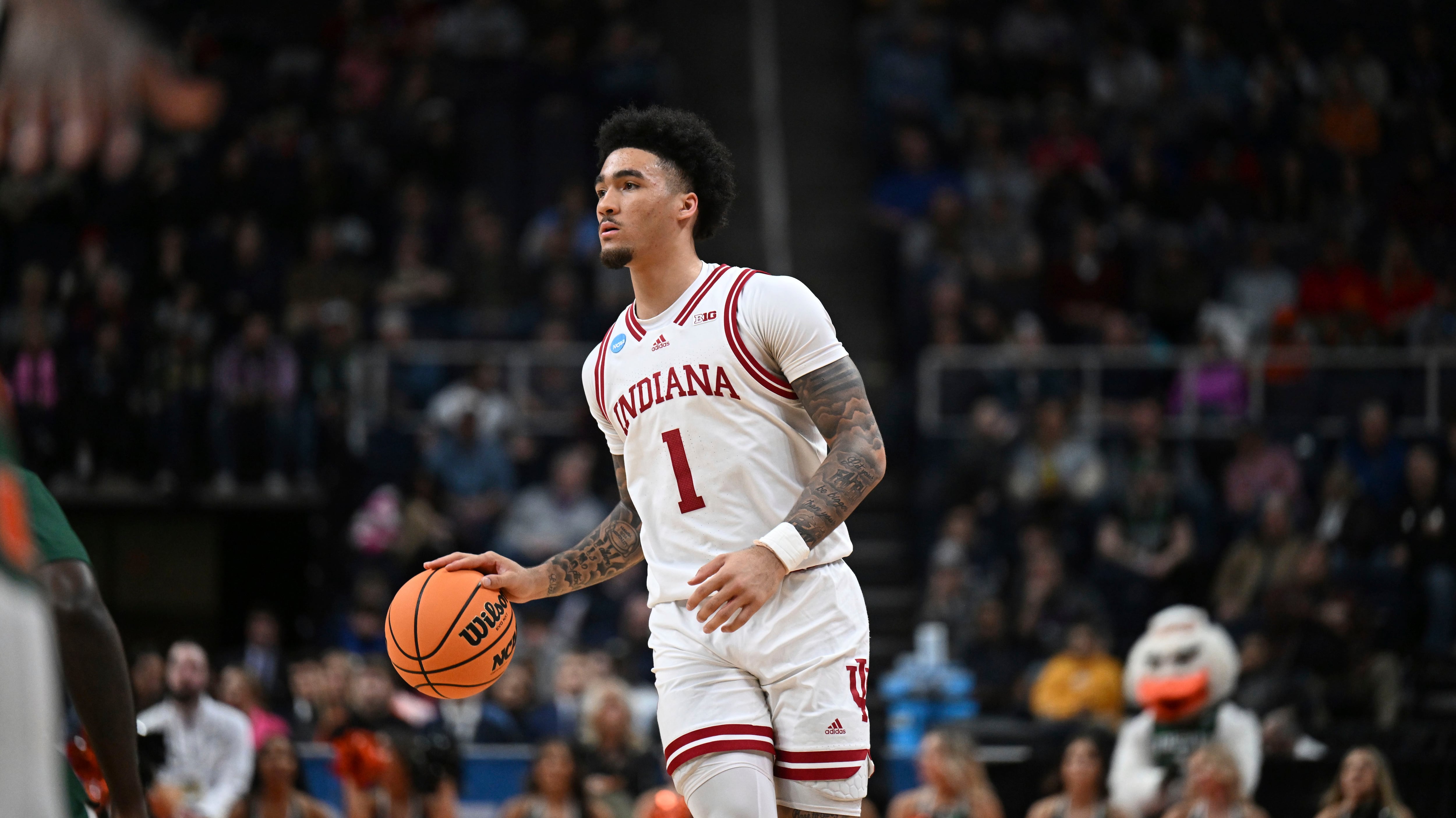 Lakers take Indiana PG Jalen Hood-Schifino with 1st-round pick in NBA draft, National Sports