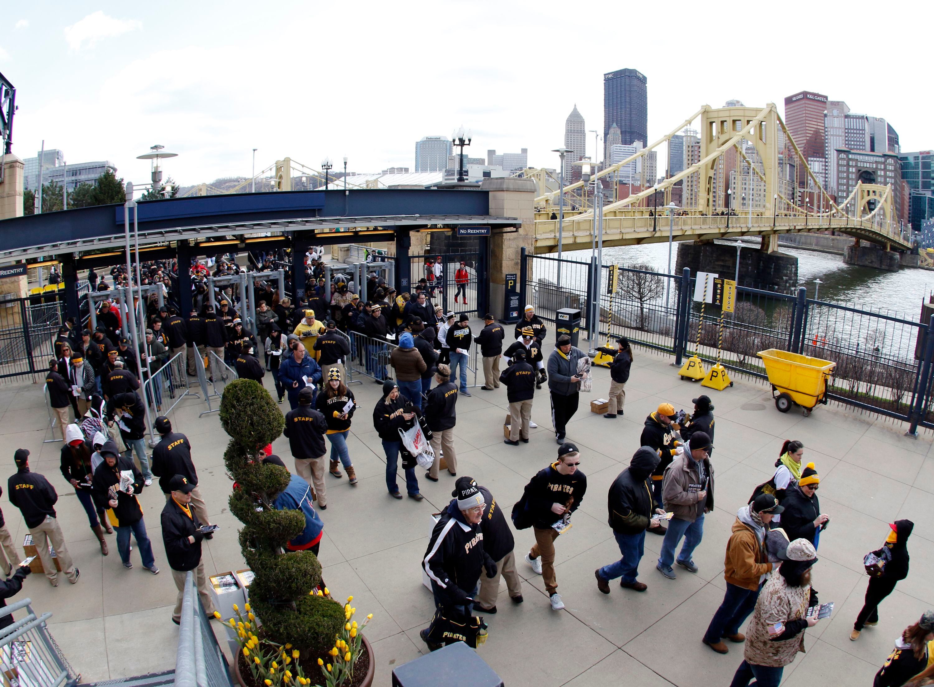 PNC Park and Clemente Bridge Sold Out Crowd on Fireworks -  Israel