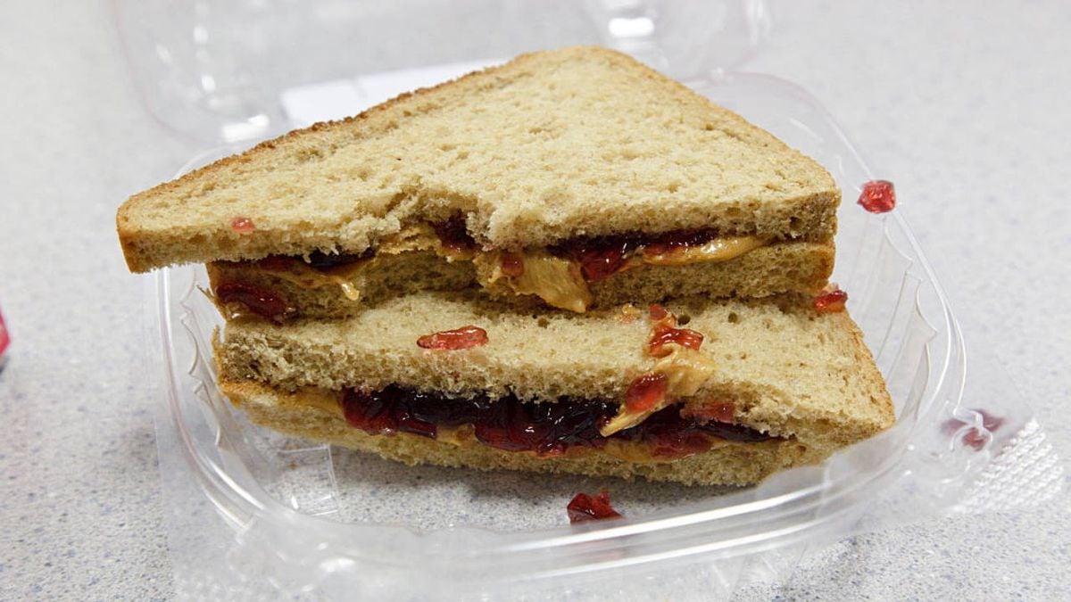 Illinois High School Offers Peanut Butter And Jelly Sandwiches All