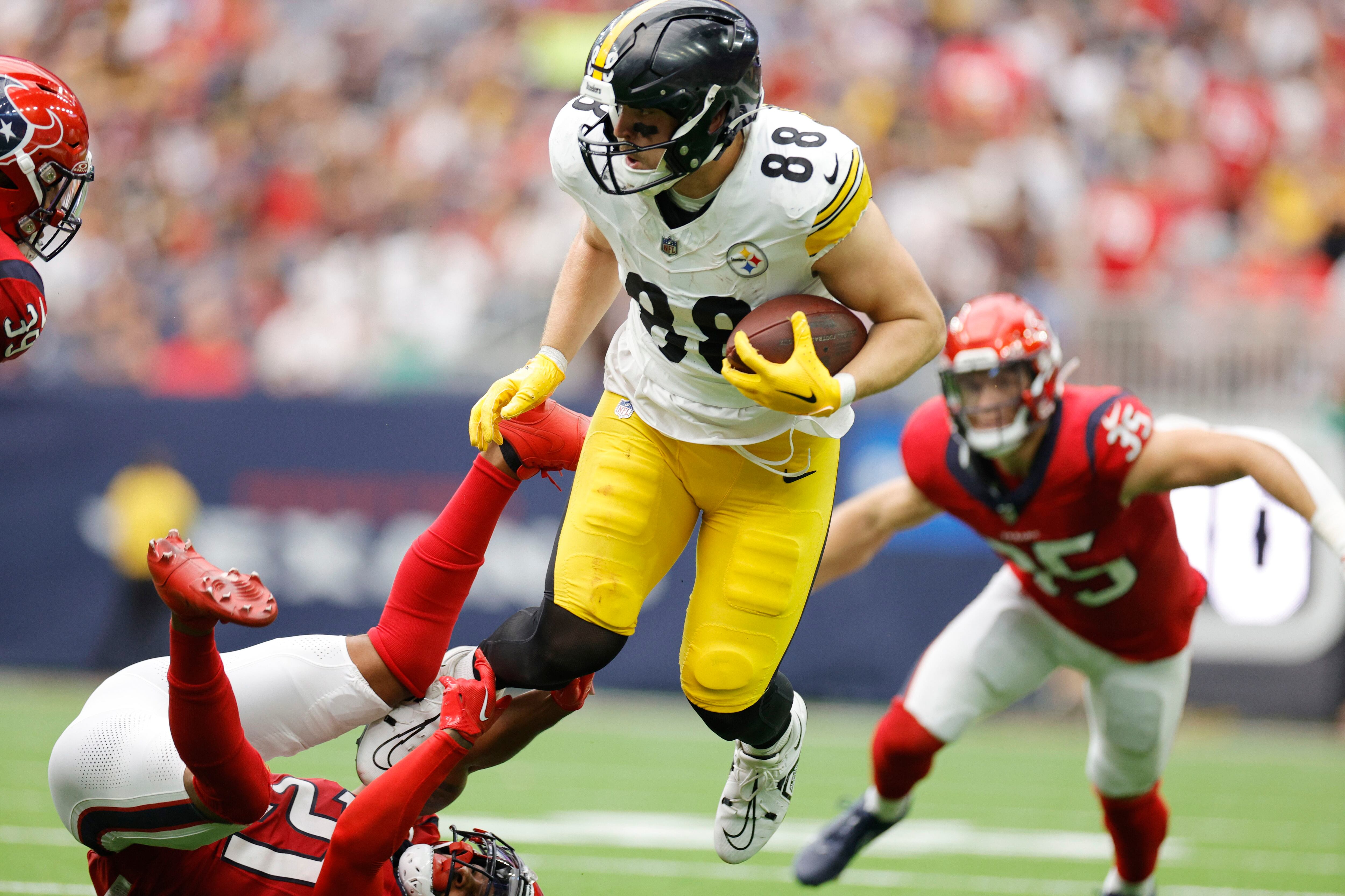 Steelers' Pat Freiermuth out with hamstring injury vs Texans