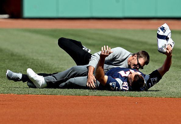 Rob Gronkowski Reveals His Super Bowl Bet, Celebrates Retirement With Huge  Party at Mohegan Sun