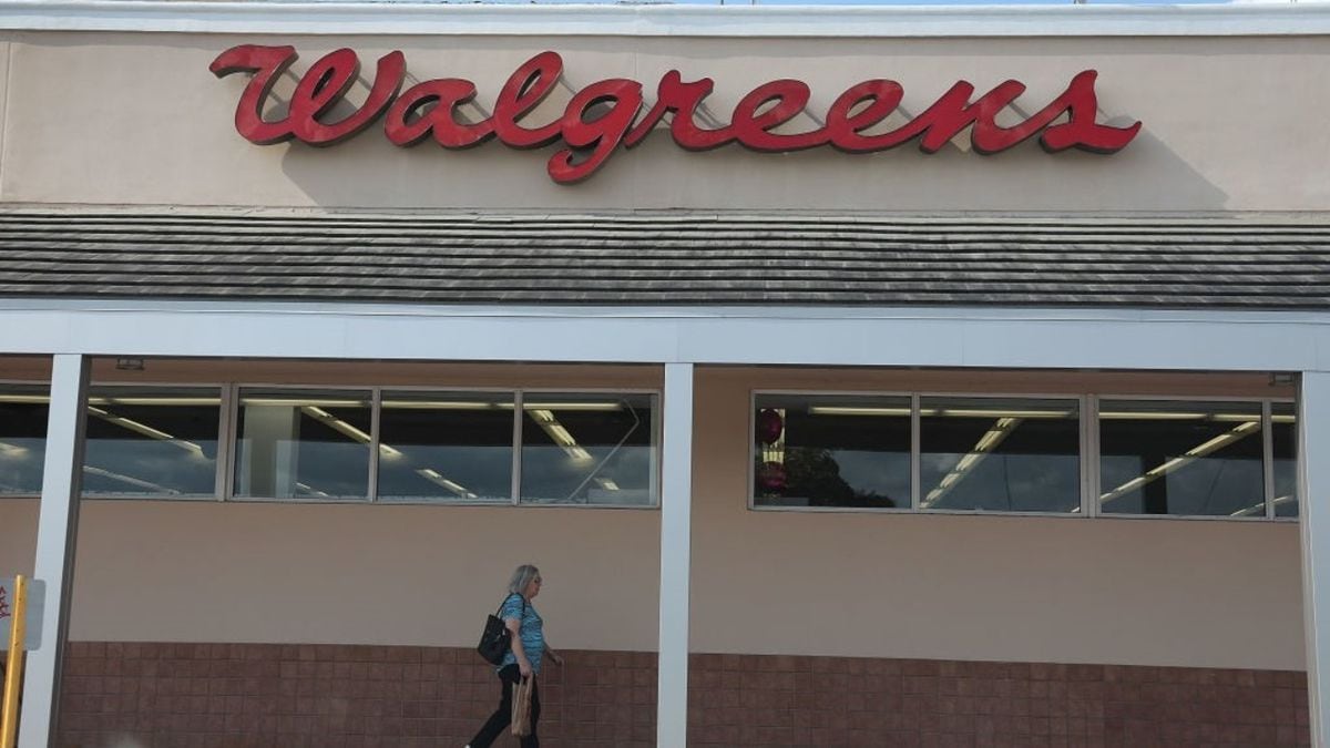Is Walgreens Open On Christmas Day 2021