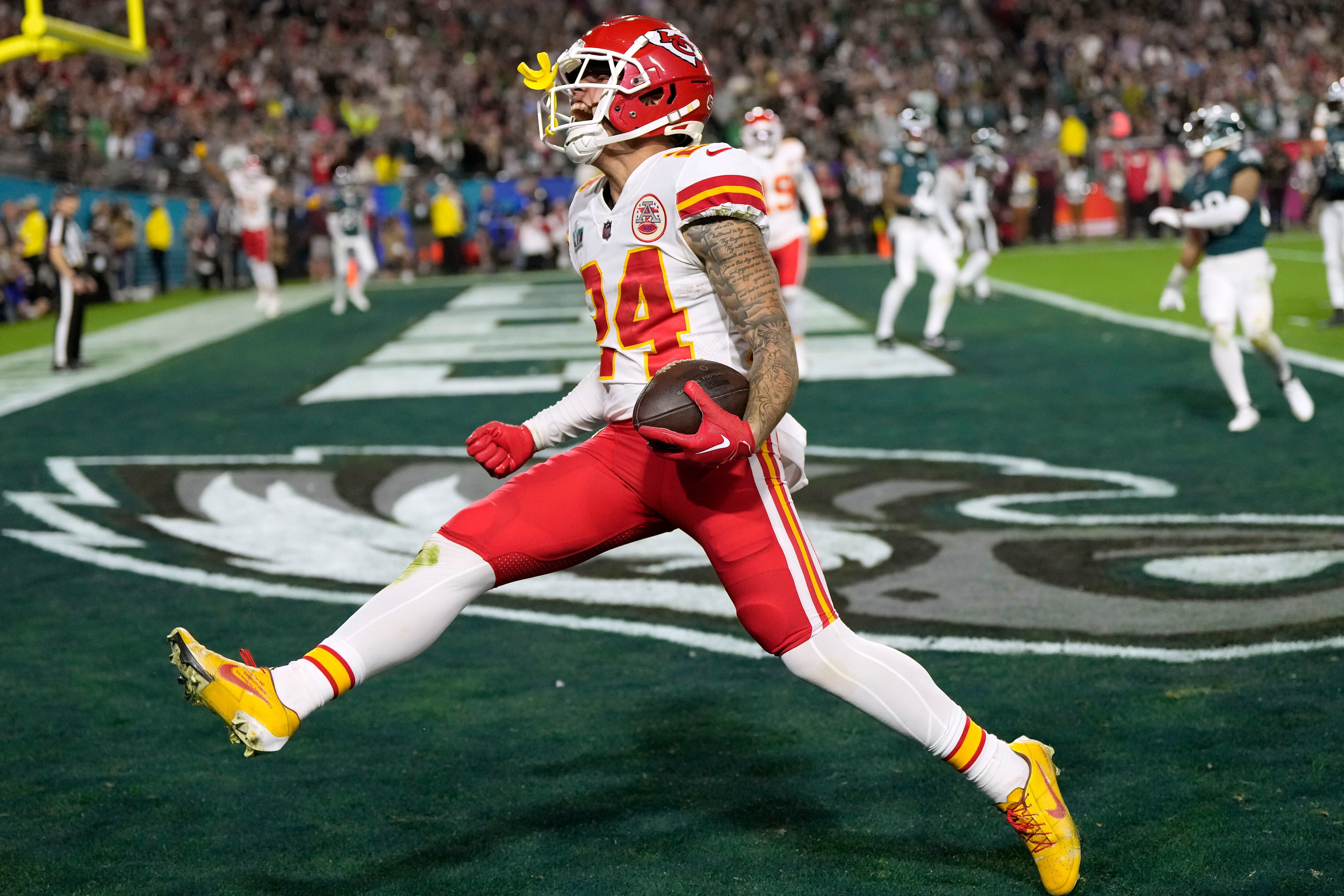 Skyy Moore TD video: Chiefs WR increases lead with score in fourth quarter  - DraftKings Network