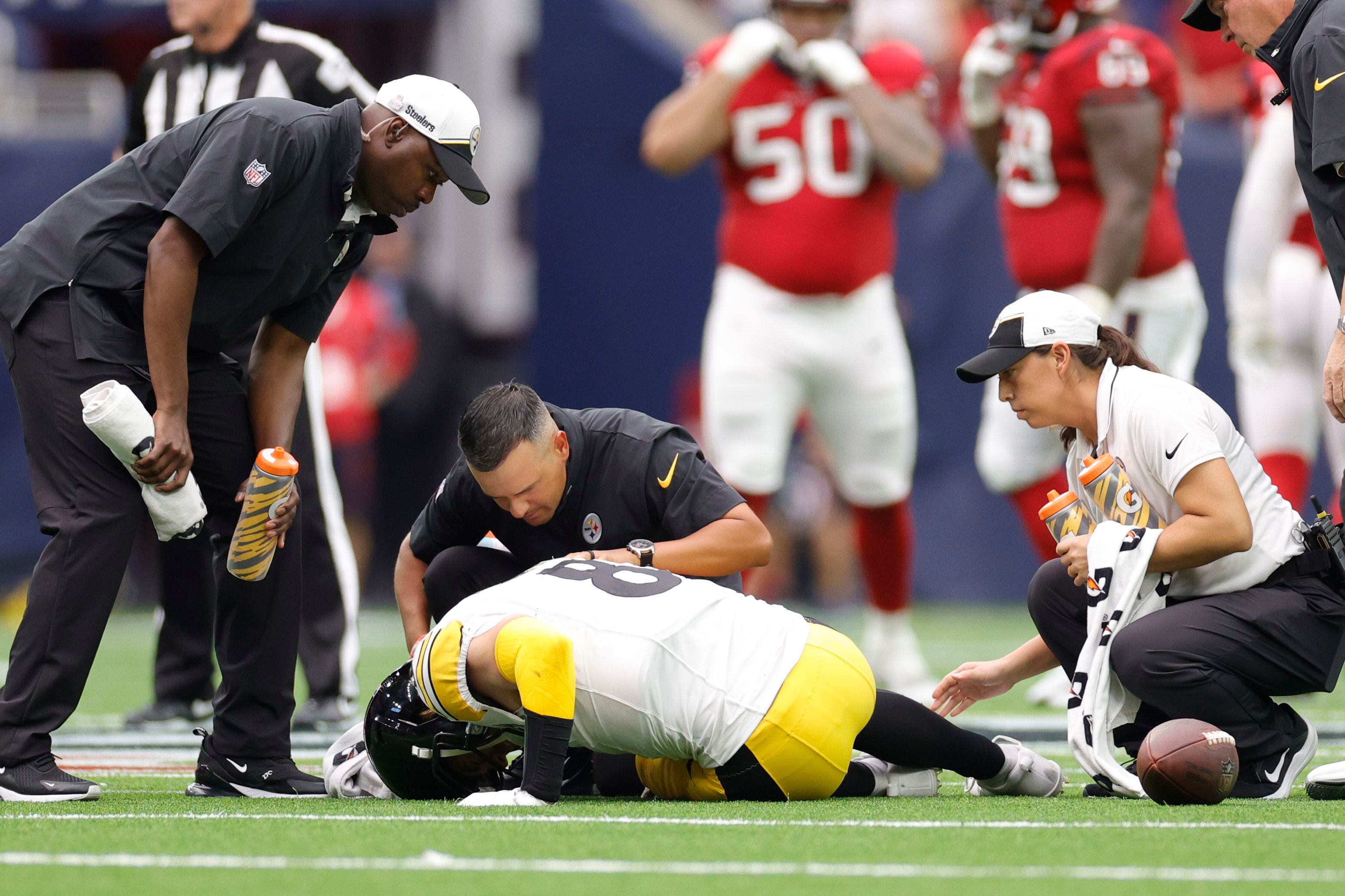 Steelers QB Kenny Pickett out with left knee injury – WPXI